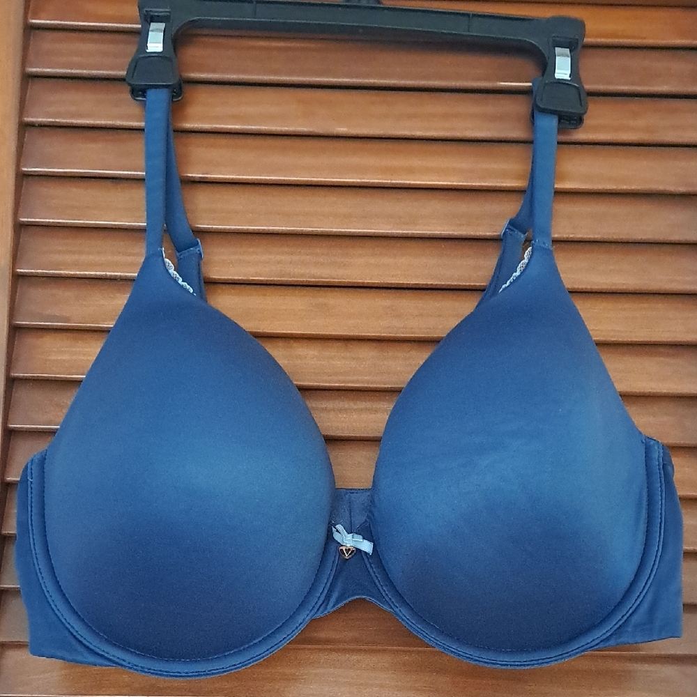 Teal Victoria's Secret Bra. 36 DD, Body Colletion, Full Coverage, Lightly Lined